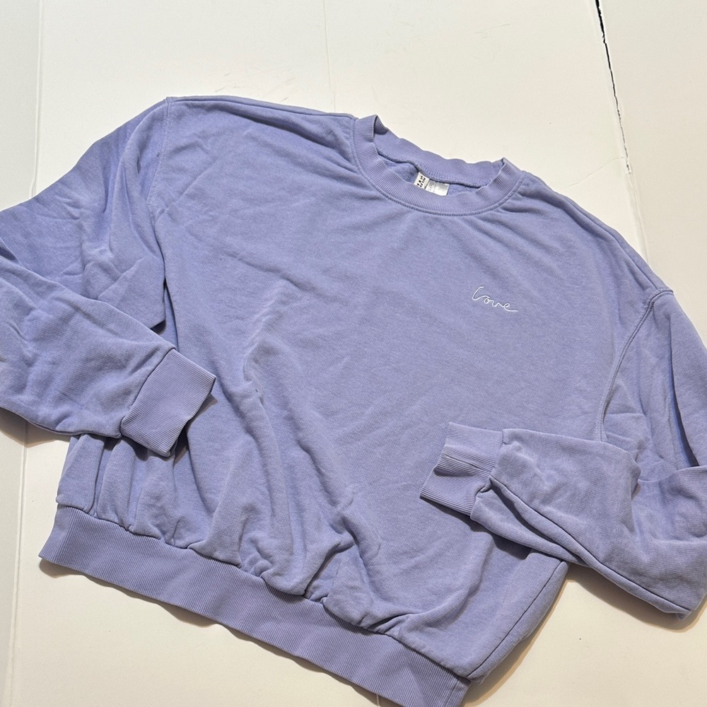 H&M Lavender Crewneck Sweatshirt Large